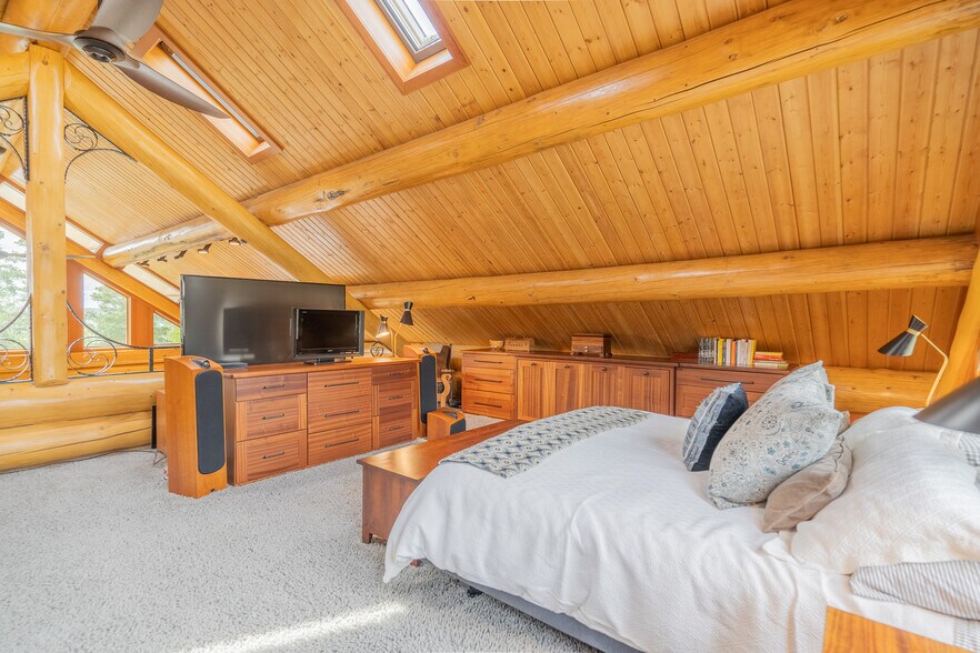 More Photos Of Quartz Lake, Delta Junction Lodge Meeting Hall For Sale