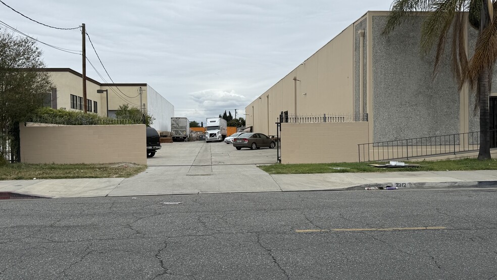More Photos Of 2212-2312 Edwards Ave, South El Monte Manufacturing For Lease