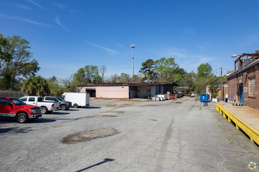 More Photos Of 317 Stiles Ave, Savannah Warehouse For Sale