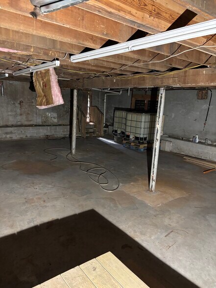 More Photos Of 116 Courthouse Sq, Edgefield Storefront For Lease