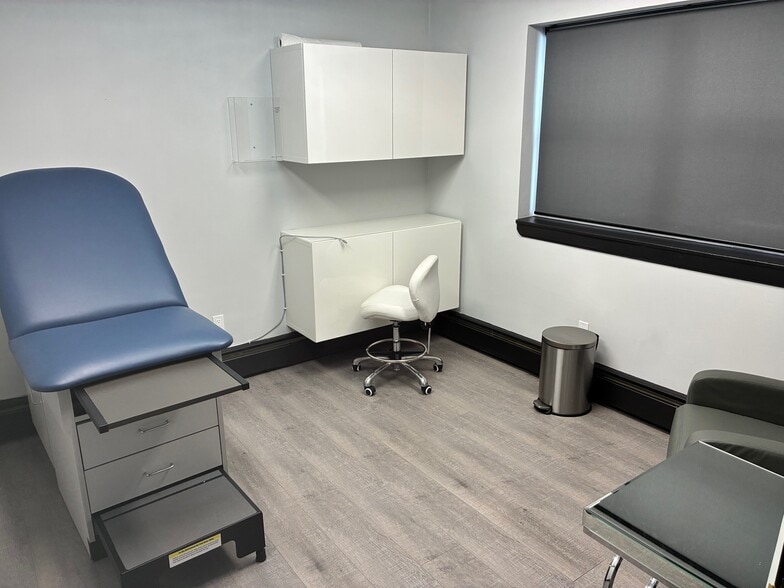 More Photos Of 245 Old Hook Rd, Westwood Office For Lease