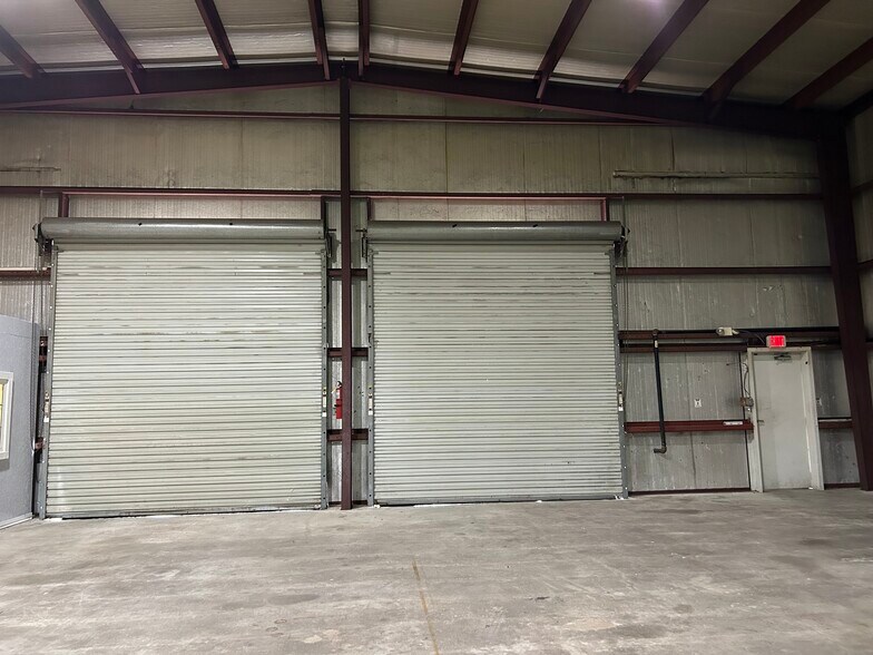 More Photos Of 2410 Tyler St, Kenner Warehouse For Lease
