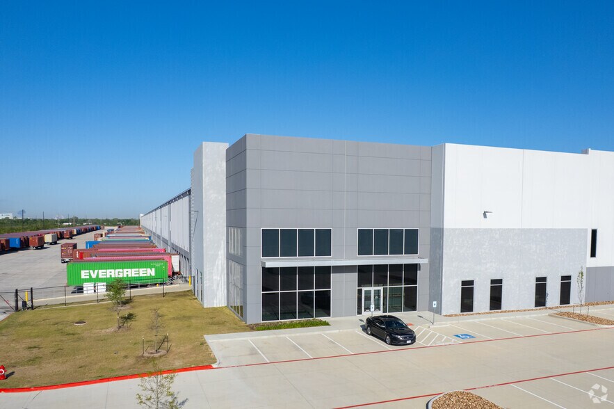 More Photos Of 16801 FM 2354 Rd, Baytown Warehouse For Sale