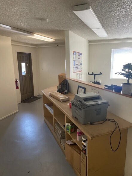 More Photos Of 636 W Commerce Ave, Gilbert Manufacturing For Lease