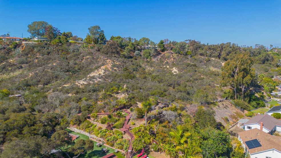 More Photos Of 0 Crest Dr, Encinitas Land For Sale