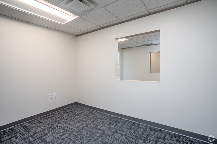 More Photos Of 1401 Mount Vernon Rd, Newark Unknown For Lease