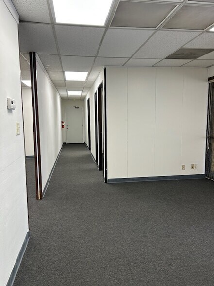 More Photos Of 1285-1289 Hammerwood Ave, Sunnyvale Office Residential For Lease
