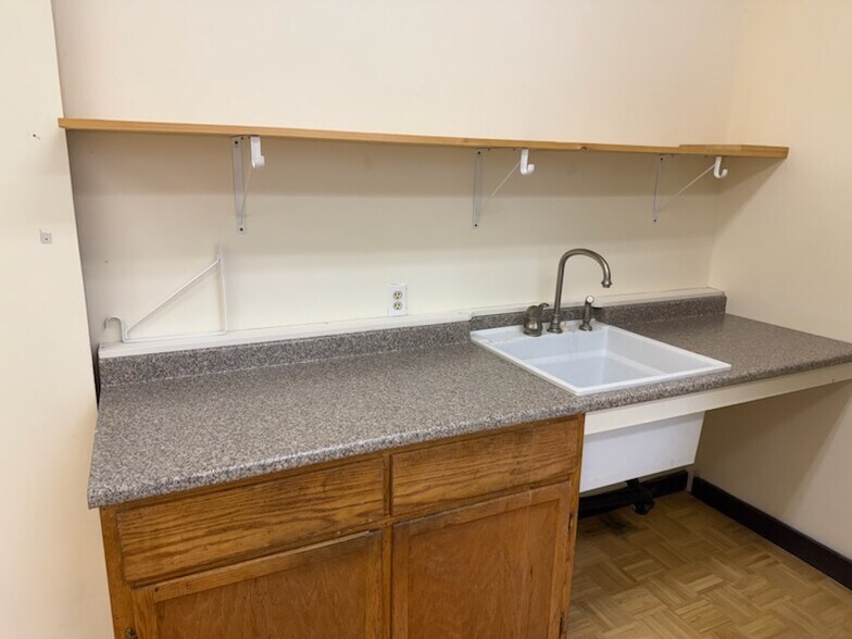 More Photos Of 131 Main St, Hatfield Loft Creative Space For Lease