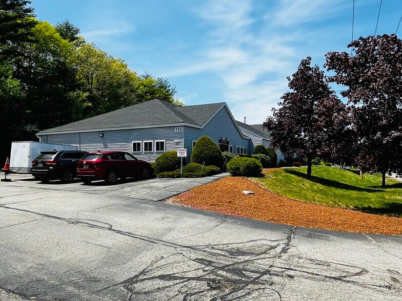 More Photos Of 114 Perimeter Rd, Nashua Light Distribution For Lease