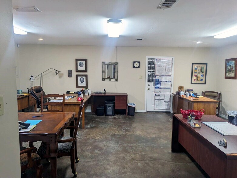 More Photos Of 2261 Dawes Rd, Mobile Warehouse For Sale