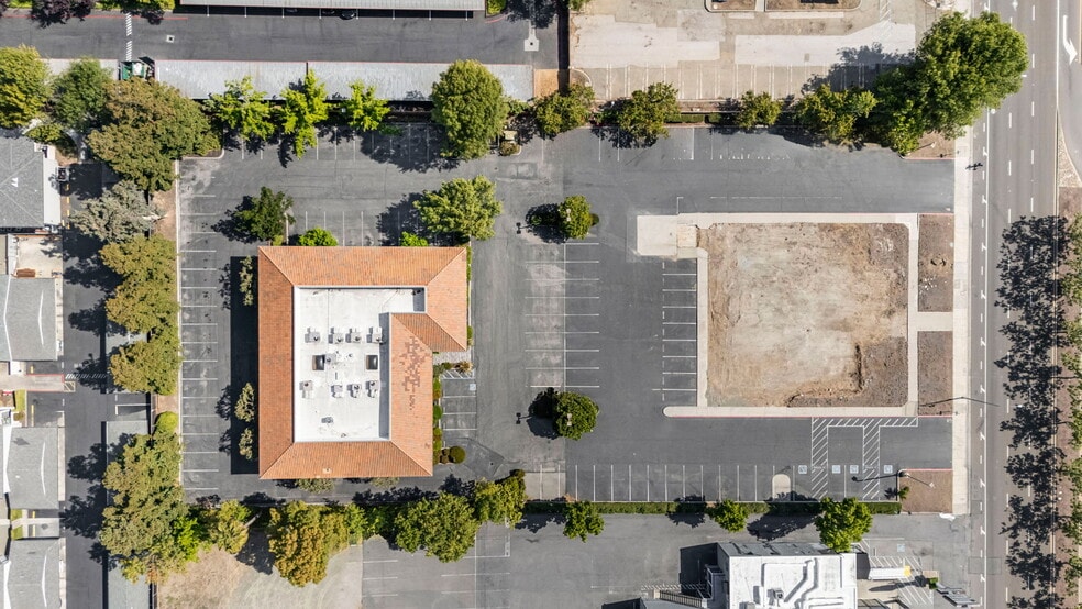 More Photos Of 992 S De Anza Blvd, San Jose Office For Lease