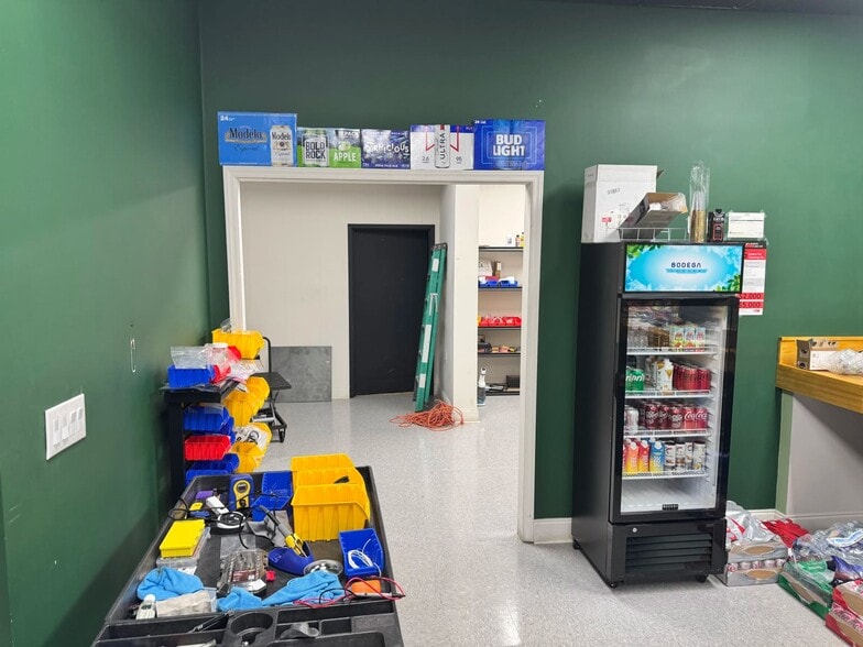 More Photos Of 2140 Lawndale Dr, Greensboro Storefront For Lease