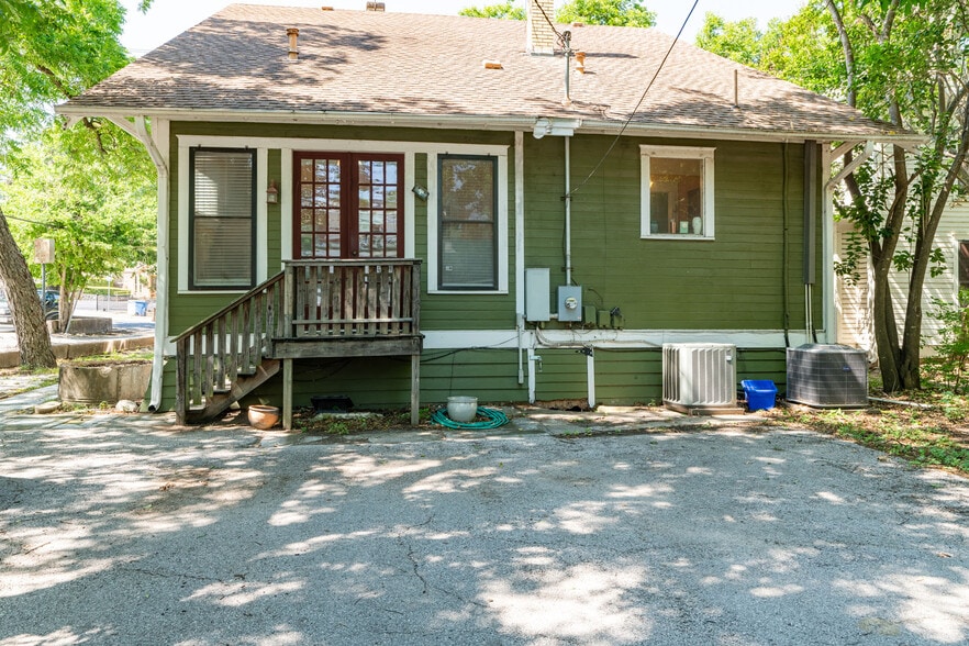 More Photos Of 806 W 11th St, Austin Office Residential For Lease