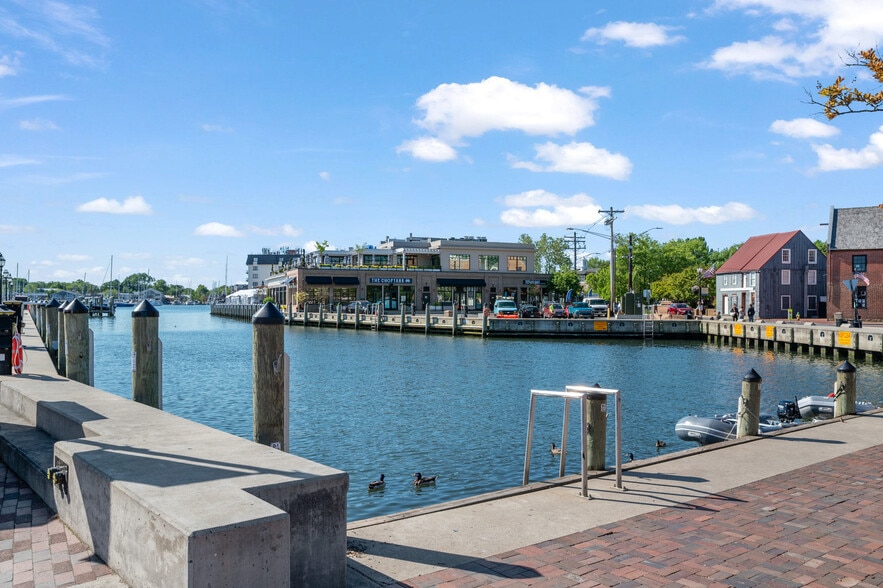 More Photos Of 45 Randall St, Annapolis Storefront For Sale
