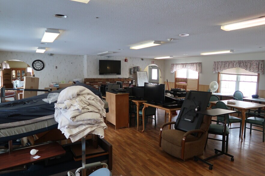 More Photos Of 457 Old Lewiston Rd, Winthrop Assisted Living For Sale