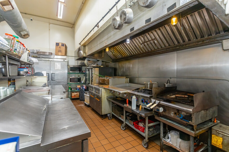 More Photos Of 7045 US Highway 61 67, Barnhart Restaurant For Sale
