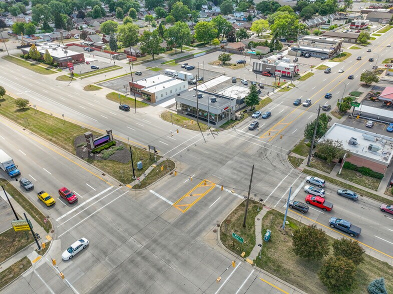 More Photos Of 15010 Fort St, Southgate Freestanding For Lease