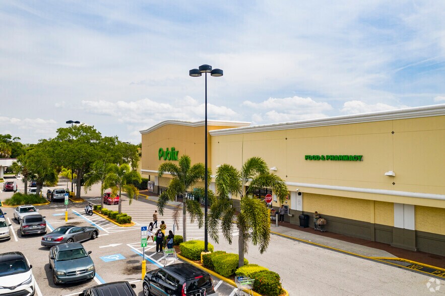 More Photos Of 2810-3016 54th Ave S, Saint Petersburg Unknown For Lease