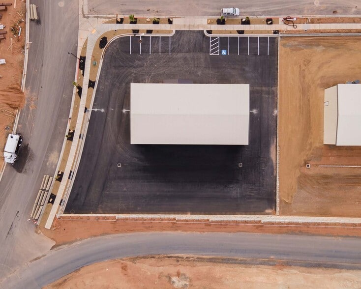 More Photos Of Quail Creek Industrial Park, Hurricane Warehouse For Lease