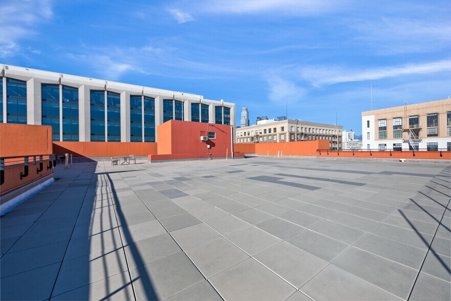 More Photos Of 910 S Los Angeles St, Los Angeles Loft Creative Space For Lease