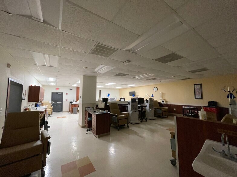 More Photos Of 2812 Williams St, Savannah Medical For Lease