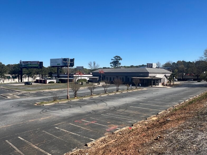 More Photos Of 6363 Peachtree Industrial Blvd, Atlanta Restaurant For Sale