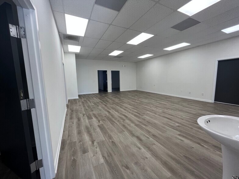 More Photos Of 4231 Walnut Bend, Jacksonville Office For Lease