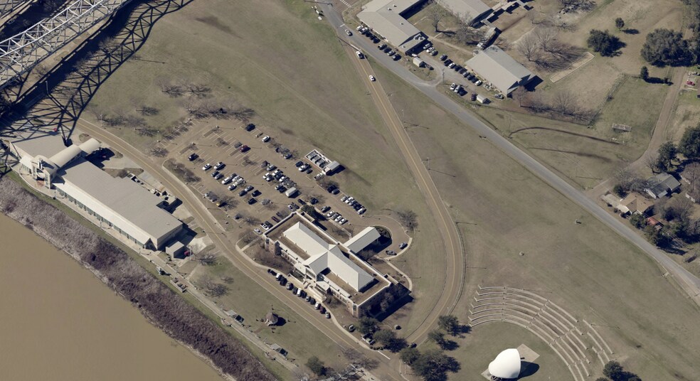 More Photos Of 107 Front St, Vidalia Office For Sale