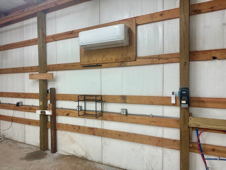 More Photos Of 26229 W 180th St, Purcell General Retail For Sale