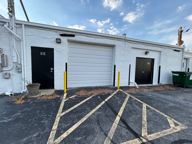 More Photos Of 82-106 E Dundee Rd, Wheeling Unknown For Lease