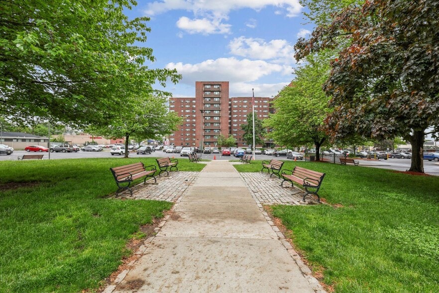 Primary Photo Of 20 Marshall St, Irvington Apartments For Lease