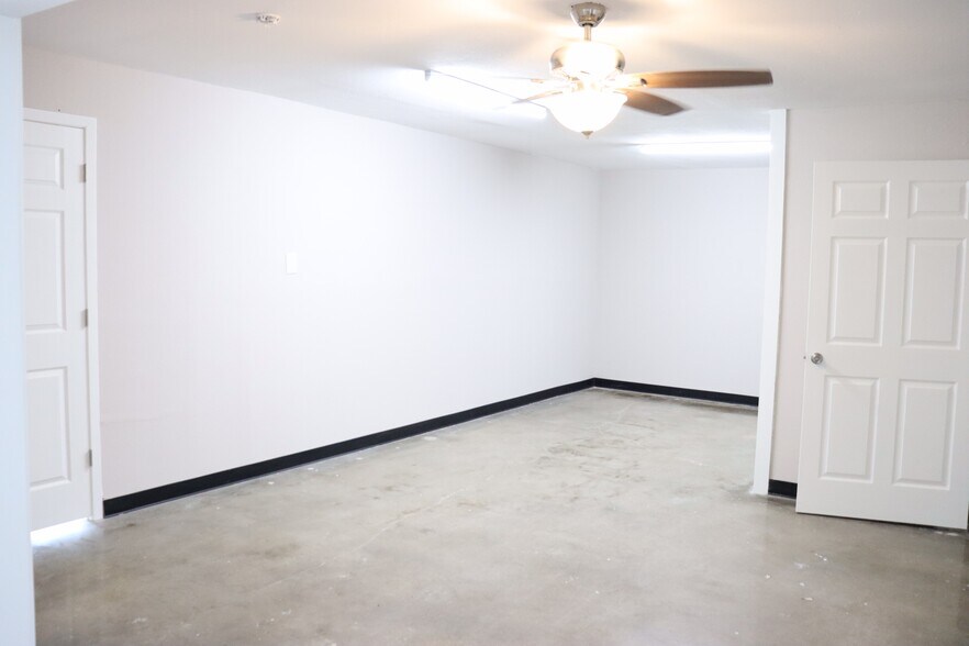 More Photos Of 1710 Texas Ave, Texas City General Retail For Sale