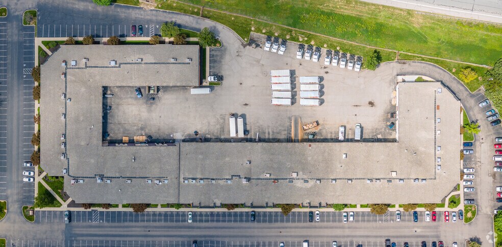 More Photos Of 2800-2888 E Kemper Rd, Cincinnati Light Manufacturing For Lease
