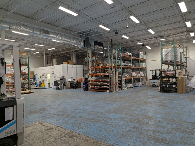 More Photos Of 375 Patricia Dr, Warminster Township Warehouse For Lease