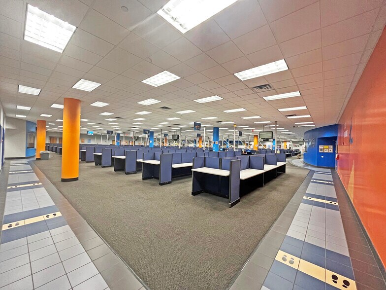 More Photos Of 19500 S Dixie Hwy, Miami Office For Lease