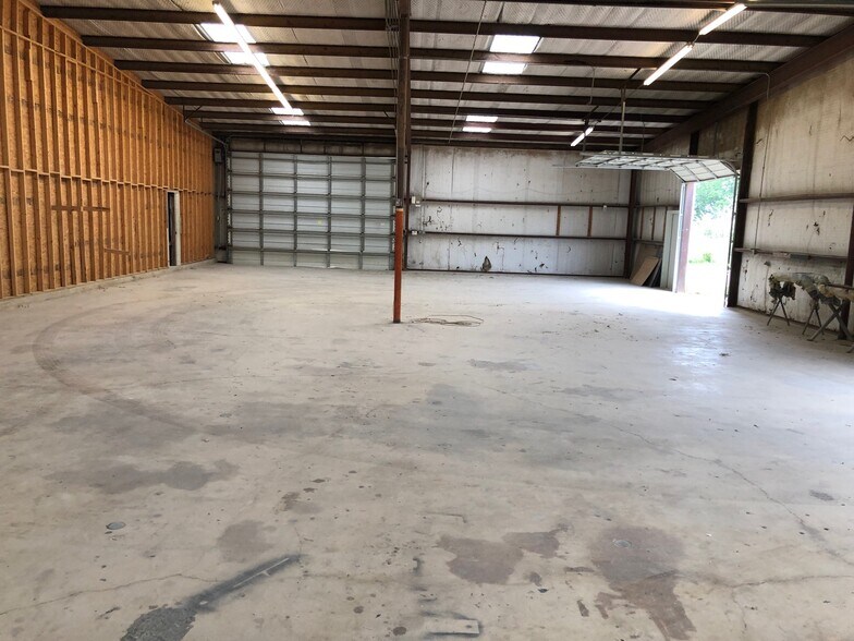More Photos Of 124 Industrial Dr, Boerne Service For Lease
