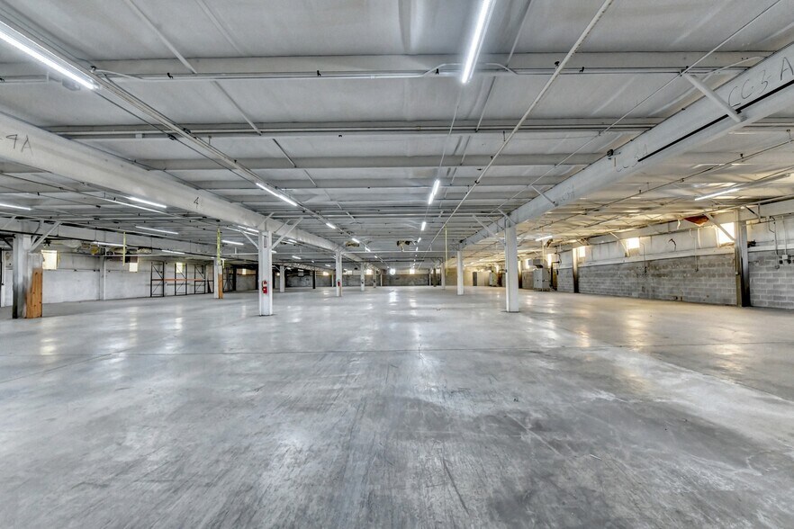More Photos Of 6301 Best Friend Rd, Norcross Manufacturing For Lease