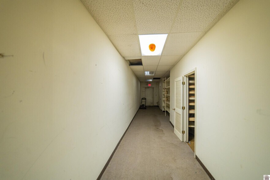 More Photos Of 703 Jefferson St, Paducah Office For Sale