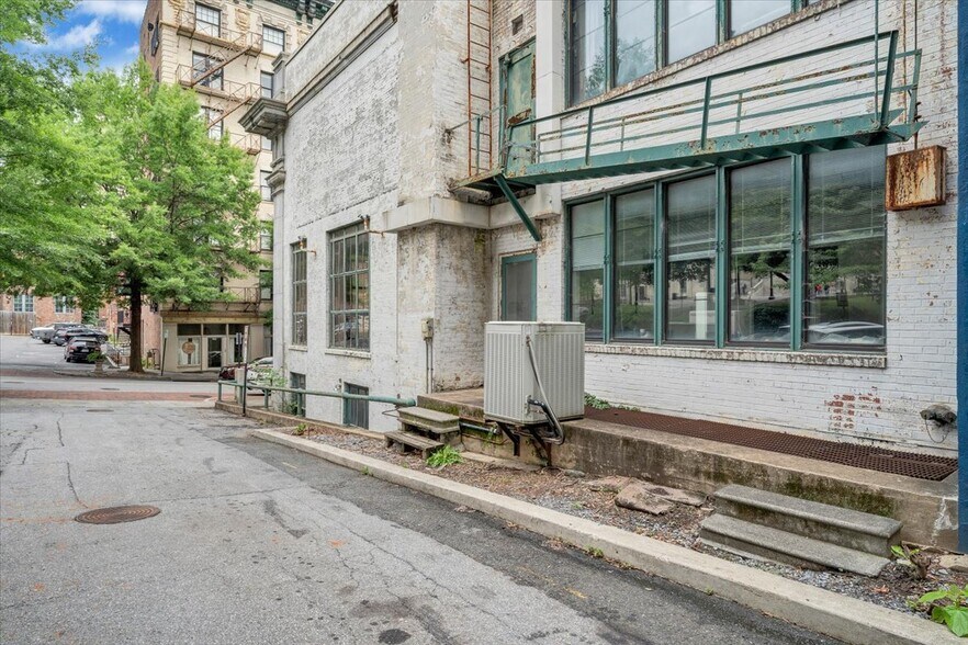 More Photos Of 901 Main St, Lynchburg Office Residential For Sale