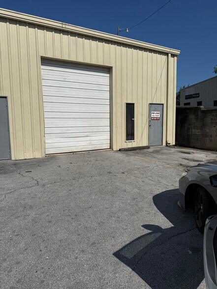 More Photos Of 5000 Whitling Dr, Pelham Unknown For Lease