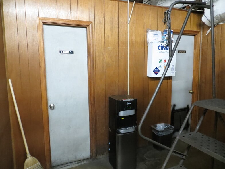 More Photos Of 1489 Cedar Lane Rd, Greenville Warehouse For Sale