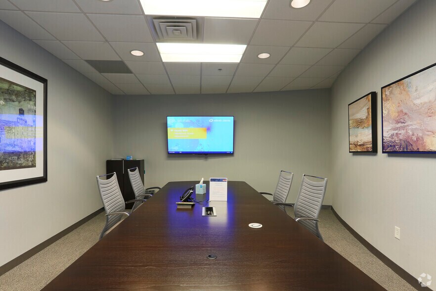 More Photos Of 200 E Broad St, Greenville Office For Lease