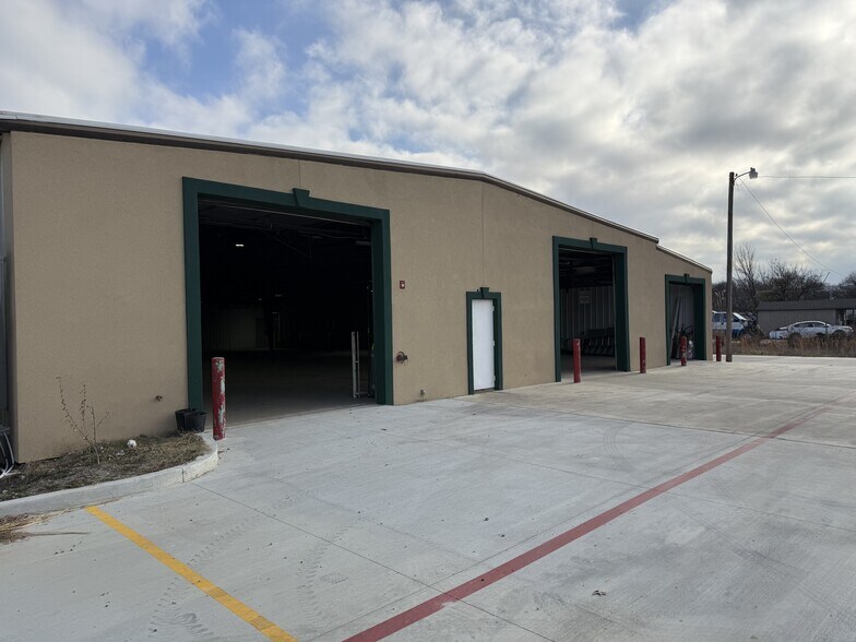 Primary Photo Of 19901 E Highway 51, Broken Arrow Warehouse For Lease