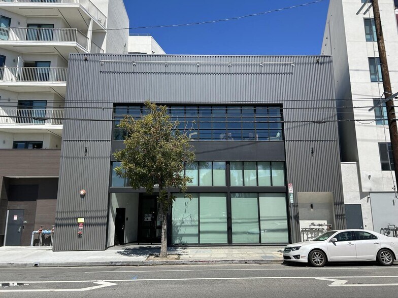 More Photos Of 5211 W Adams Blvd, Los Angeles Storefront Retail Office For Lease