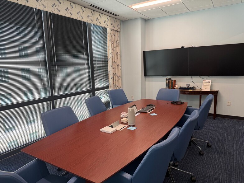 More Photos Of 75 Port City Lndg, Mount Pleasant Office For Lease