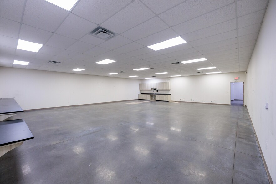 More Photos Of 8401 State Road 33 N, Lakeland Distribution For Lease