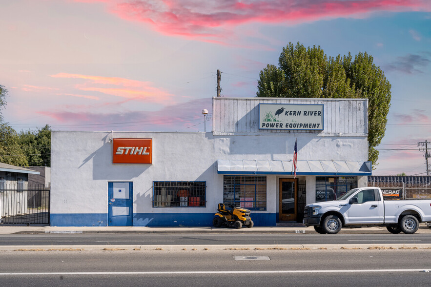 Primary Photo Of 108 N Chester Ave, Bakersfield Convenience Store For Lease