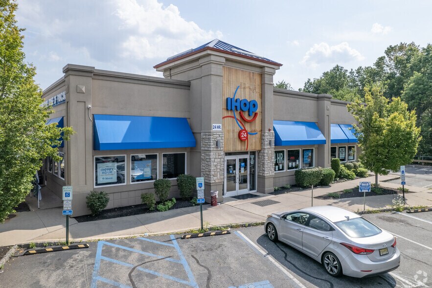 More Photos Of 1370-1396 Centennial Ave, Piscataway Unknown For Lease