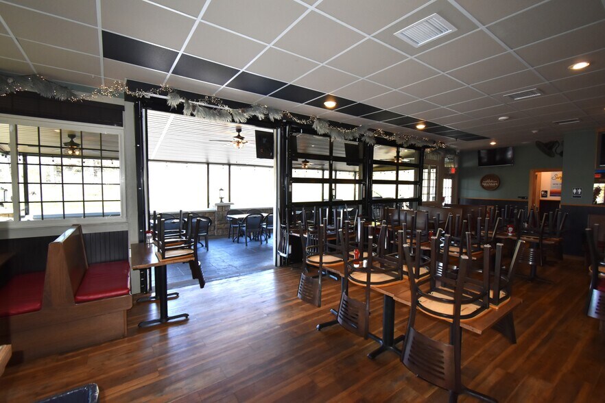 More Photos Of 1021 Rt-146, Clifton Park Restaurant For Sale