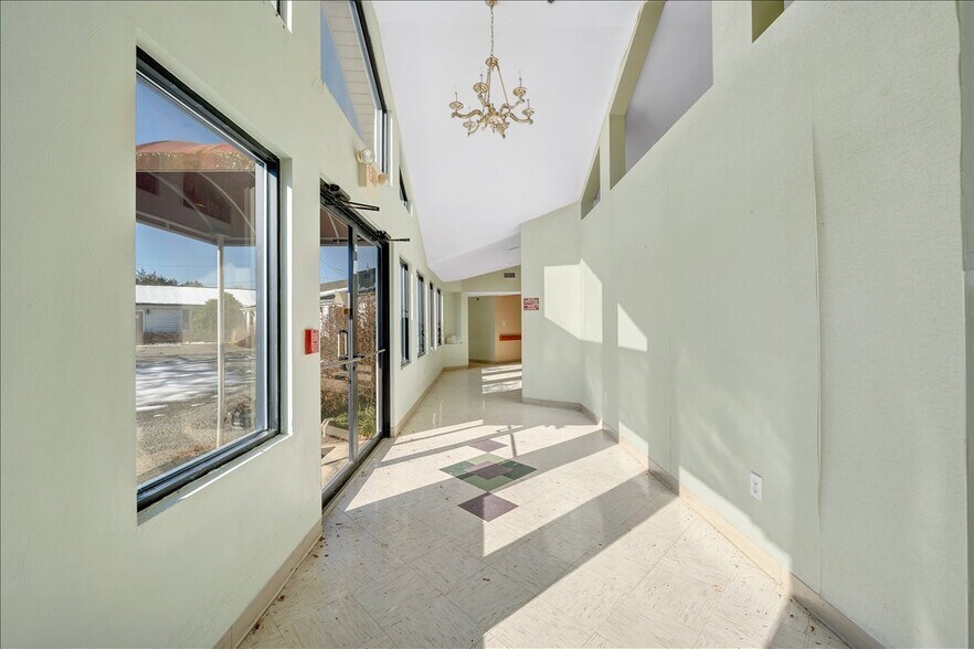 More Photos Of 10535 Lee Hwy, Fincastle Assisted Living For Sale